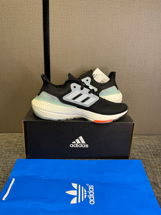 ADIDAS UltraBoost 21 Black