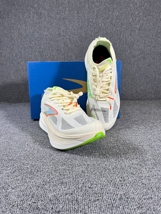 BROOKS Hyperion Max 3 sneakers