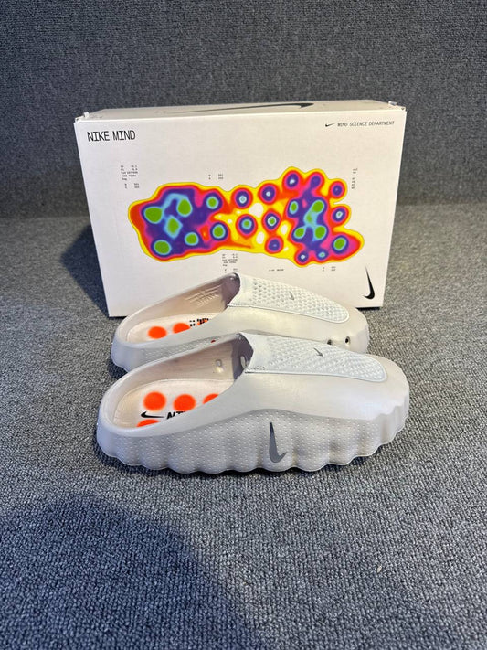 Nike Mind 001