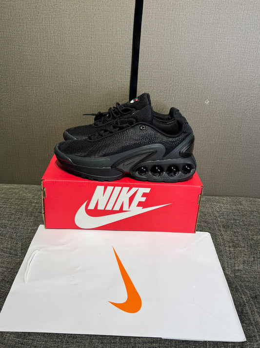 Nike Air Max Dn “ Black “