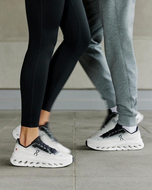 On Cloud White / Black