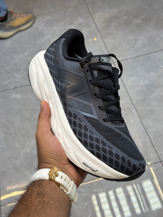 New Balance 1080 Black / White