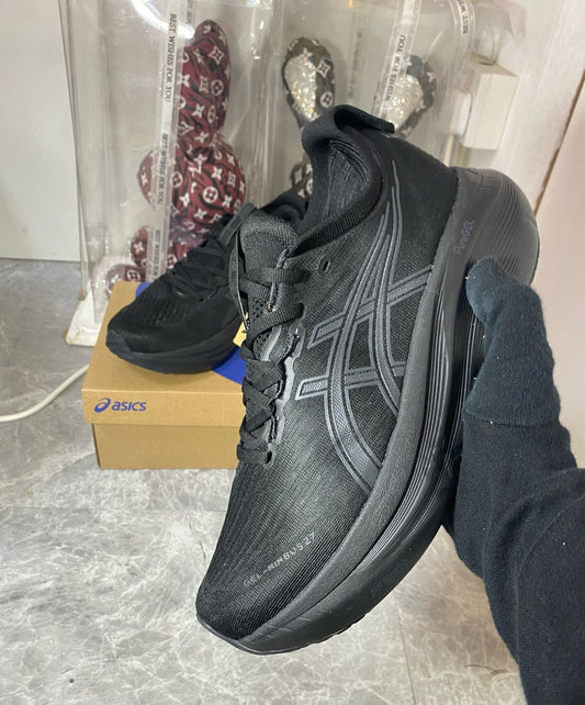 ASICS  Gel-Nimbus 27 ‘Full Black’