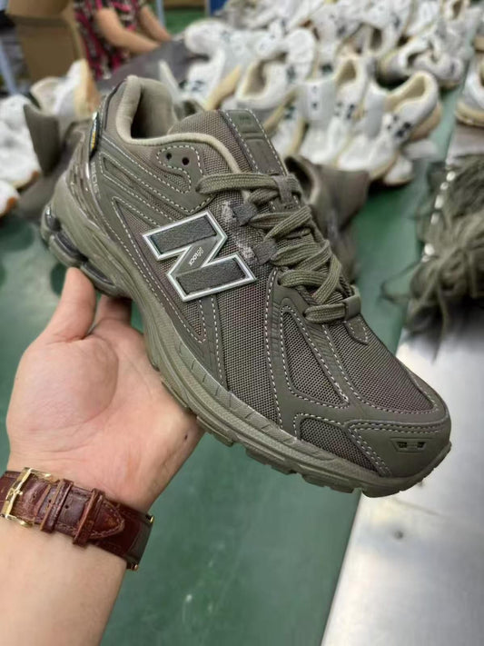 NEW BALANCE 1906 Military Green