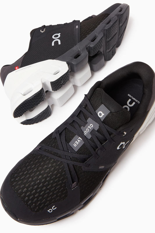 ON Cloud flyer ‘Balck/White’