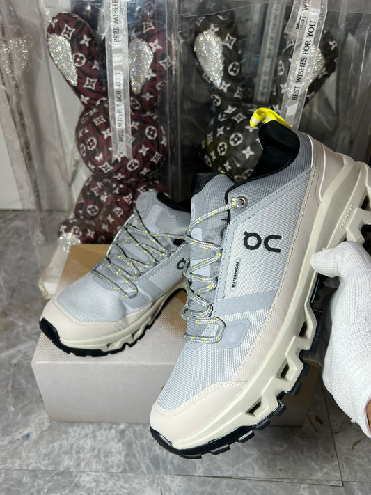 ON Cloud rock Low WP ‘Gray/Beige’