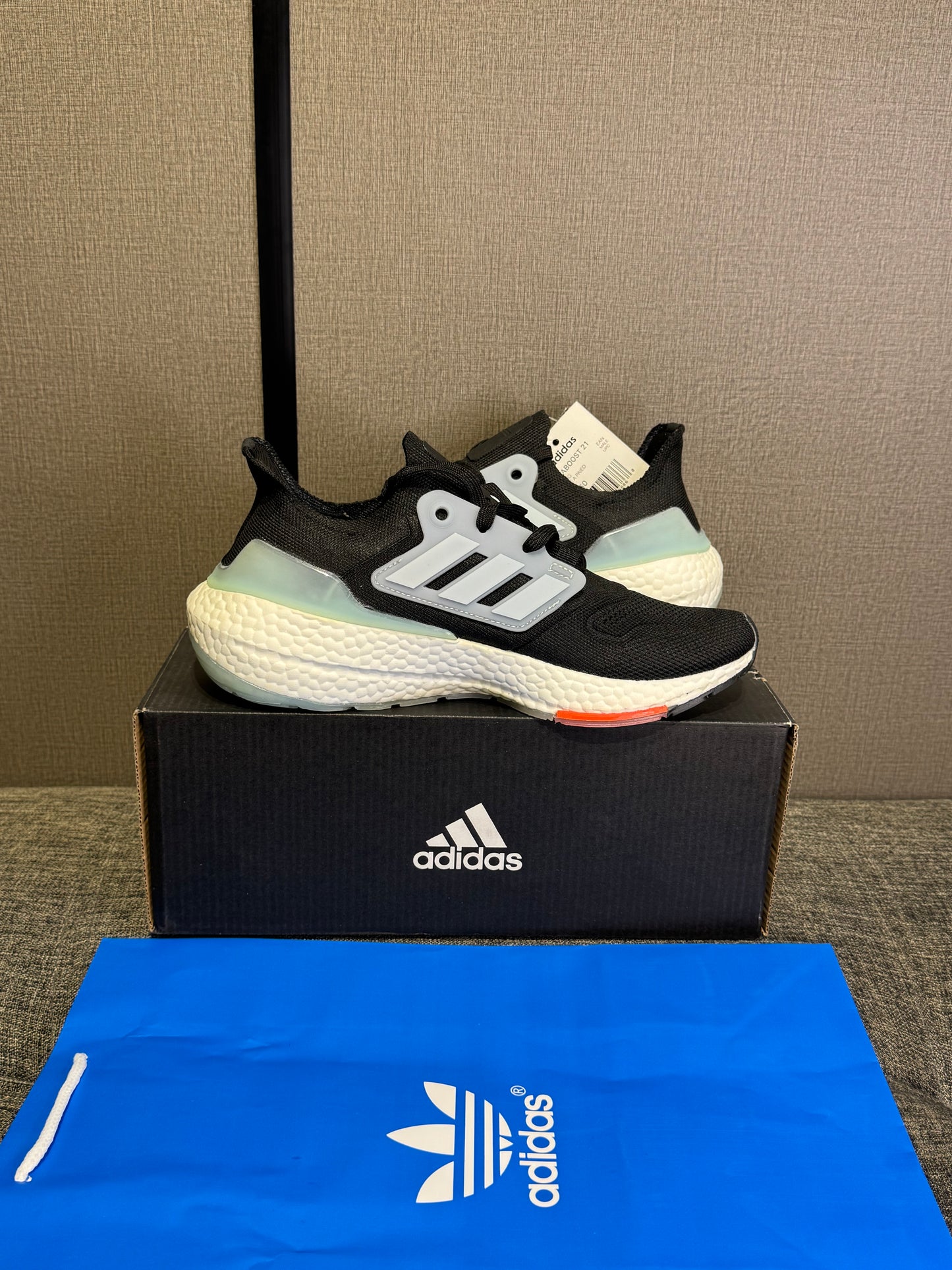ADIDAS UltraBoost 21 Black