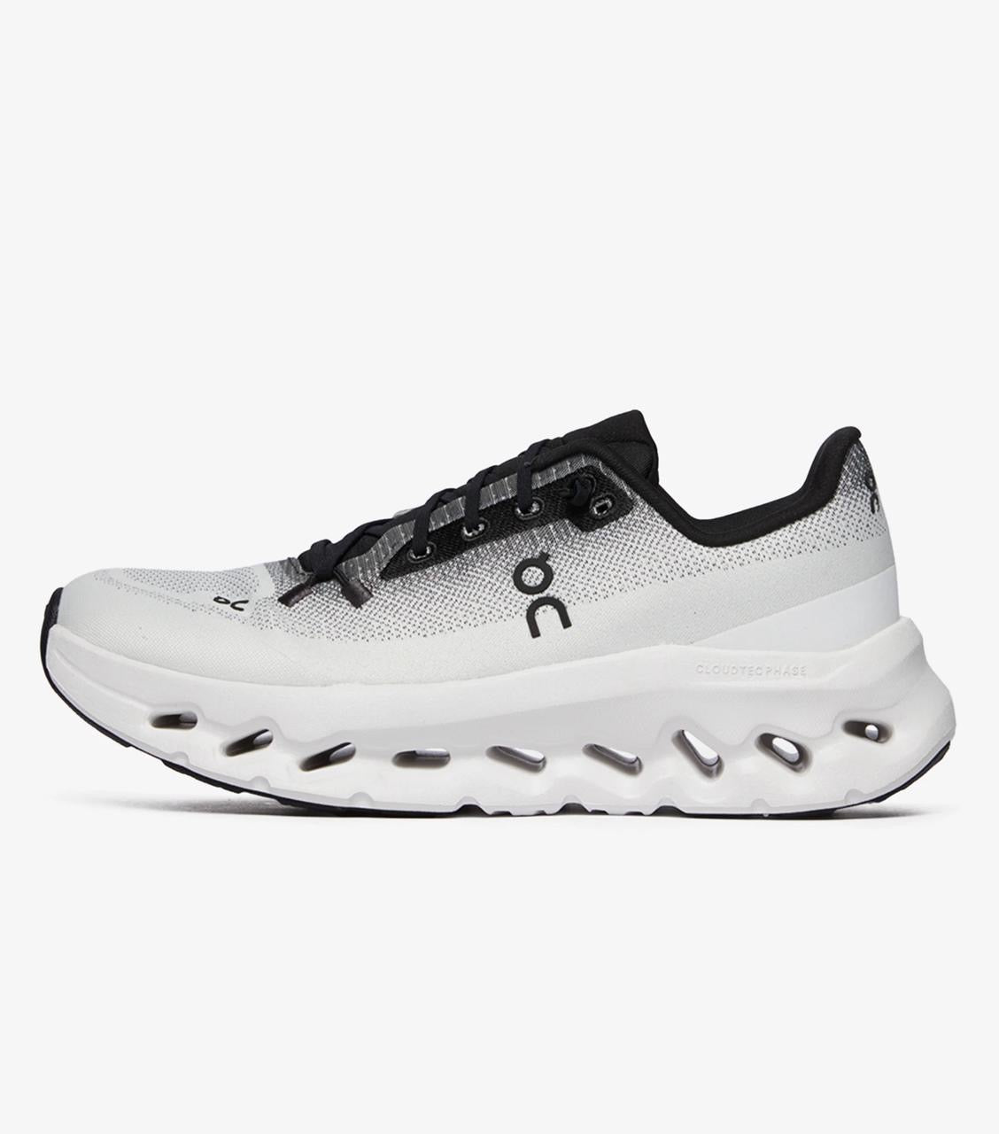 On Cloud White / Black