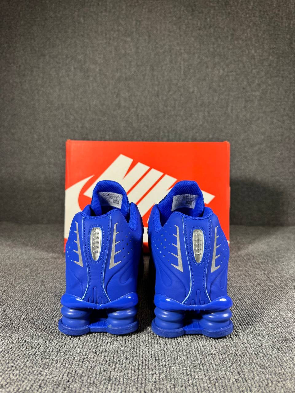 Nike Shox R4
