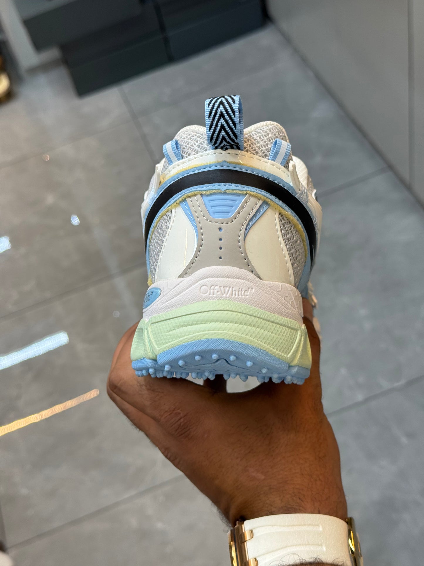 OFF WHITE Be Right Back