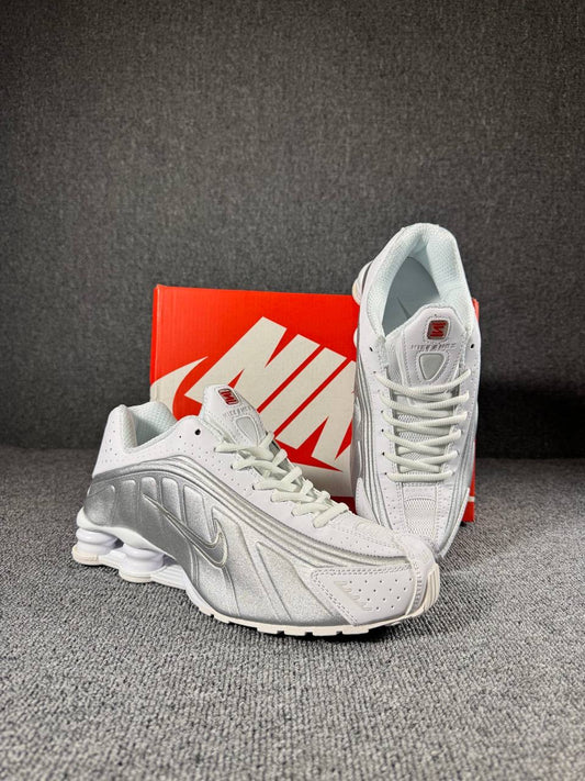 Nike Shox R4