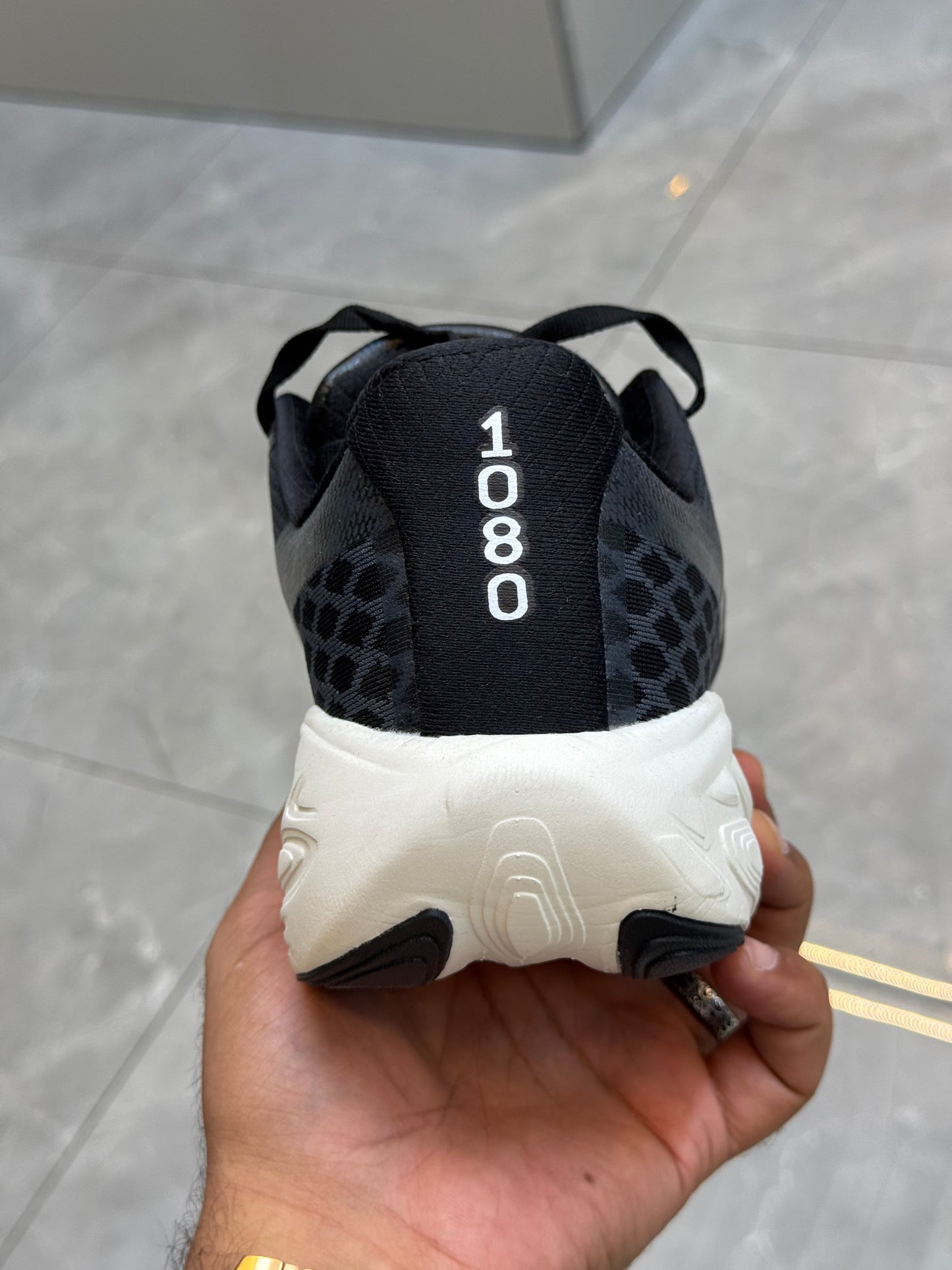 New Balance 1080 Black / White