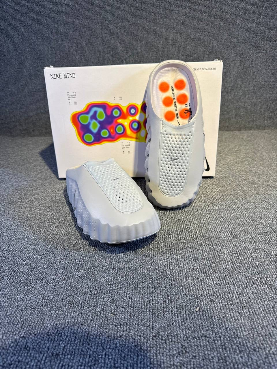 Nike Mind 001
