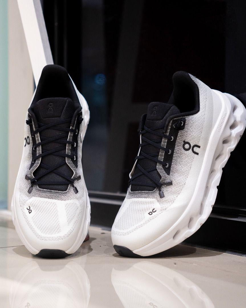 On Cloud White / Black
