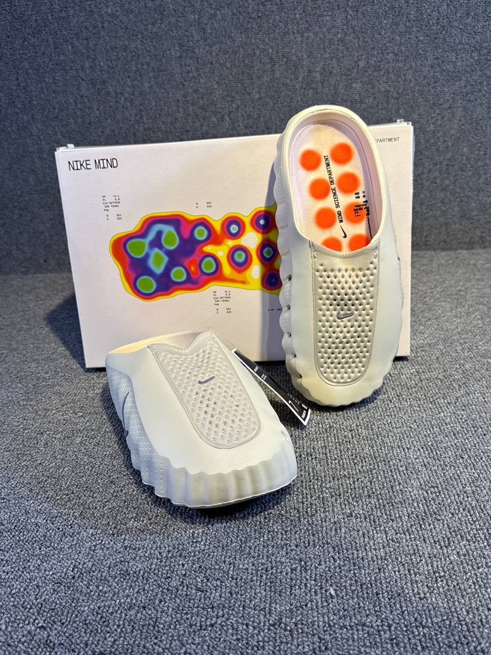 Nike Mind 001