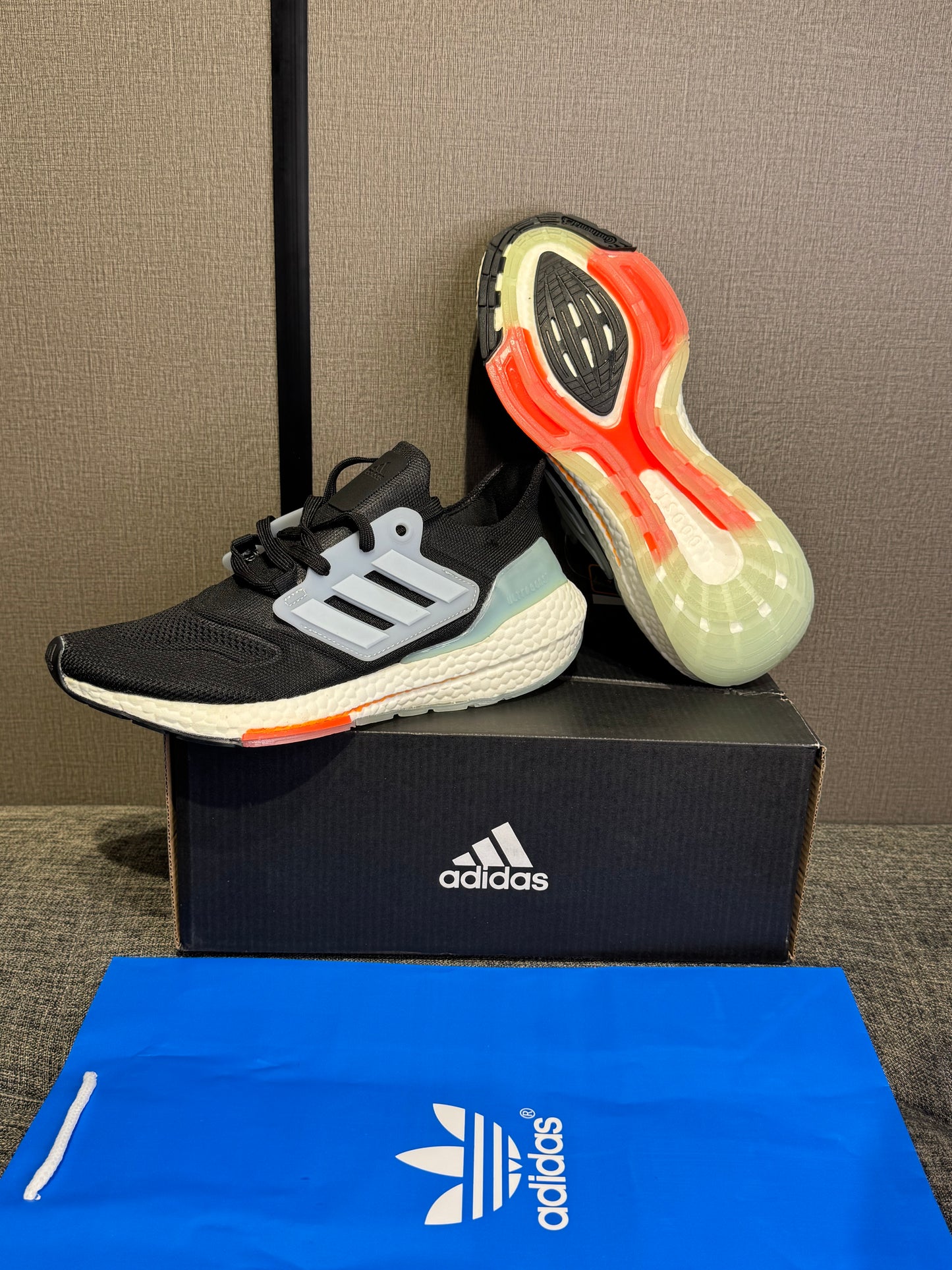 ADIDAS UltraBoost 21 Black