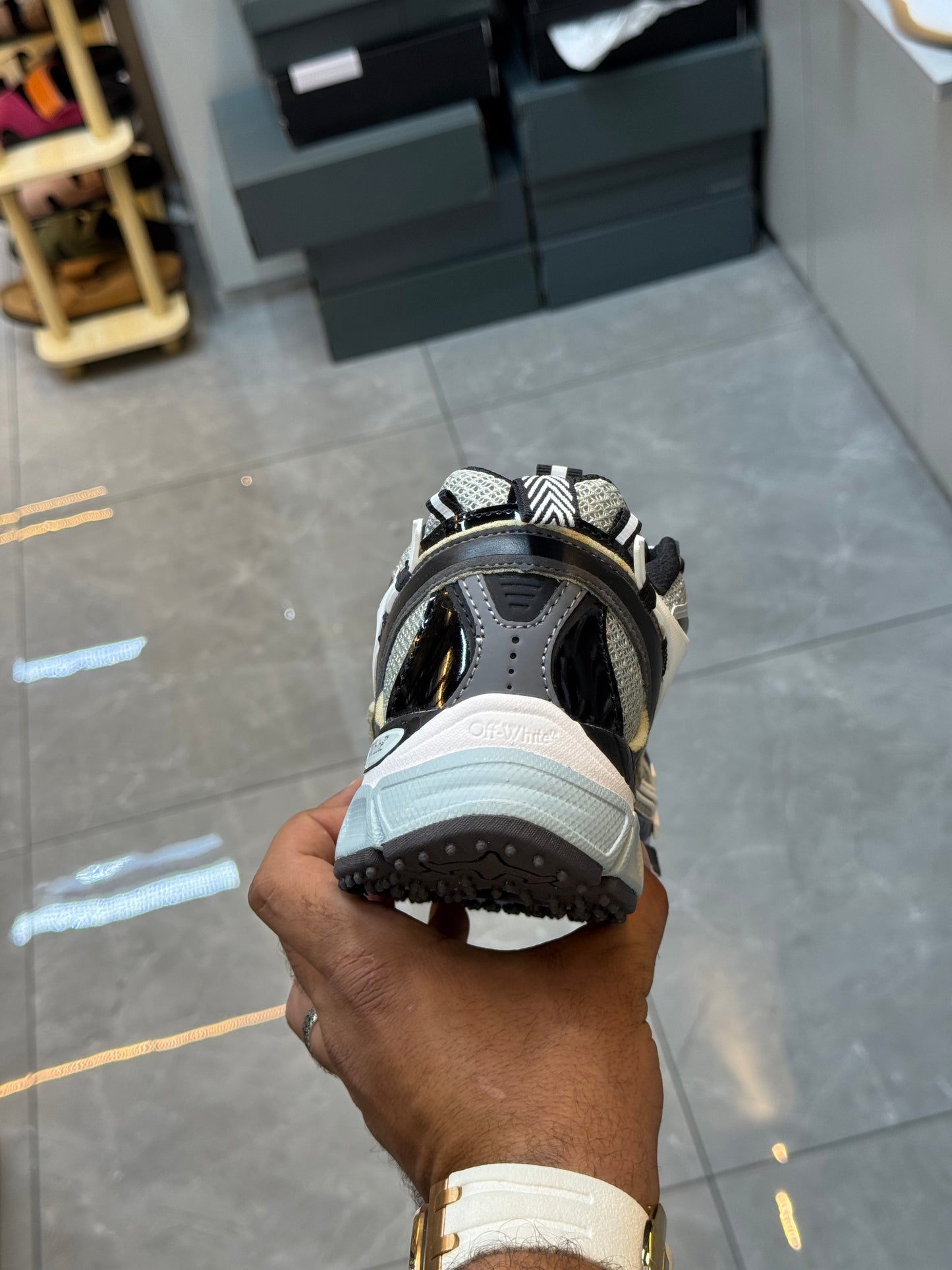 OFF WHITE Be Right Back