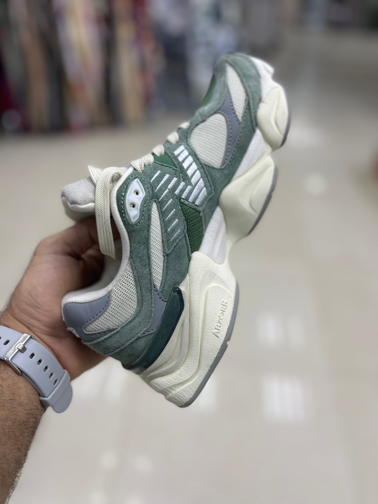 NEW BALANCE 9060