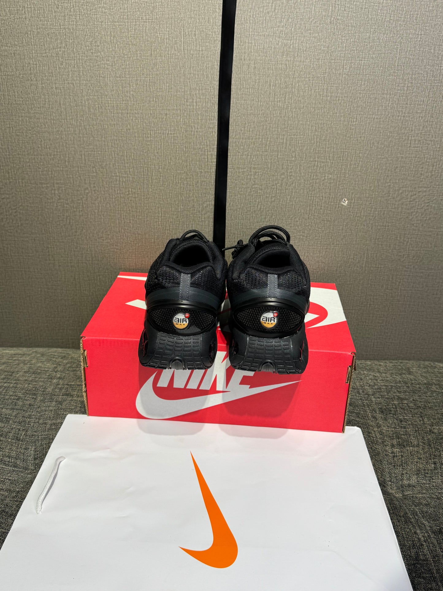 Nike Air Max Dn Black/Metallic Dark