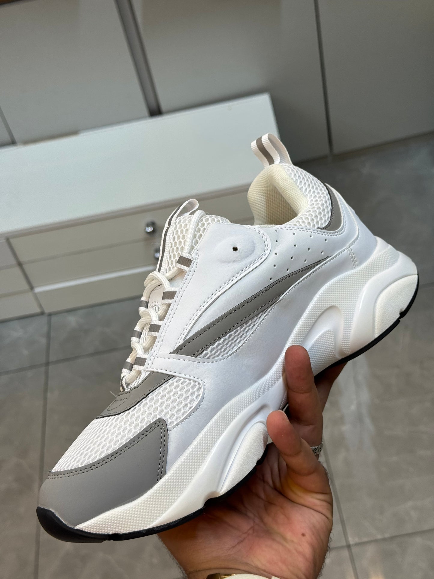 Dior B22