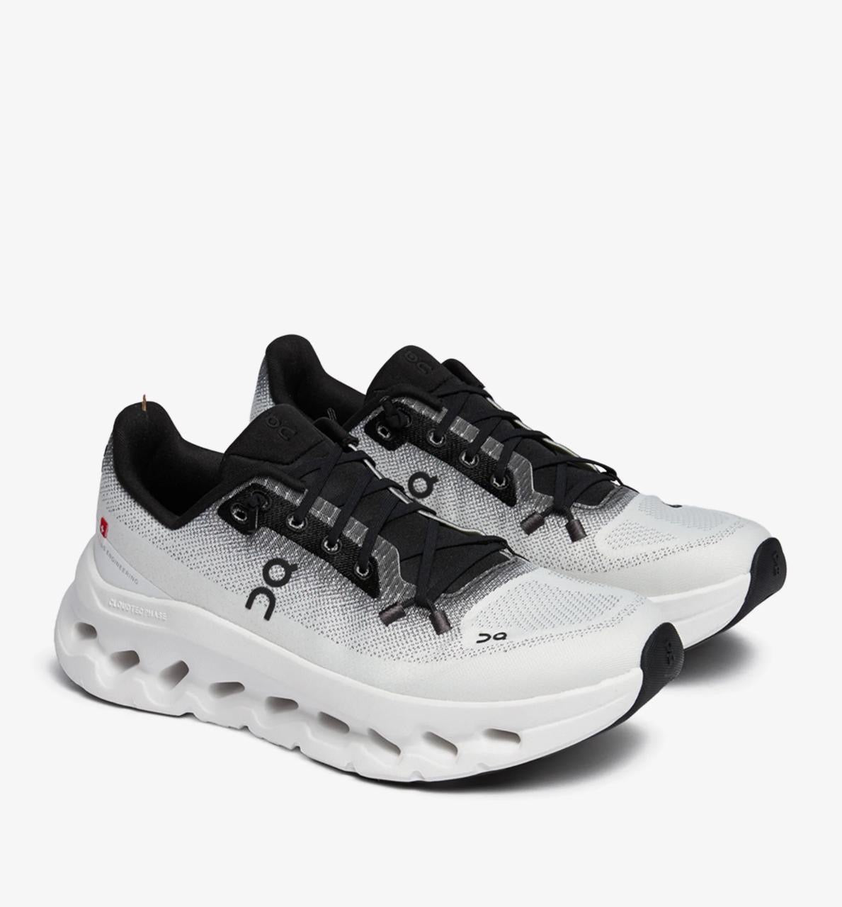 On Cloud White / Black