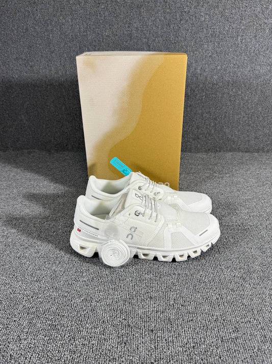 ON Cloud 6 Sneakers