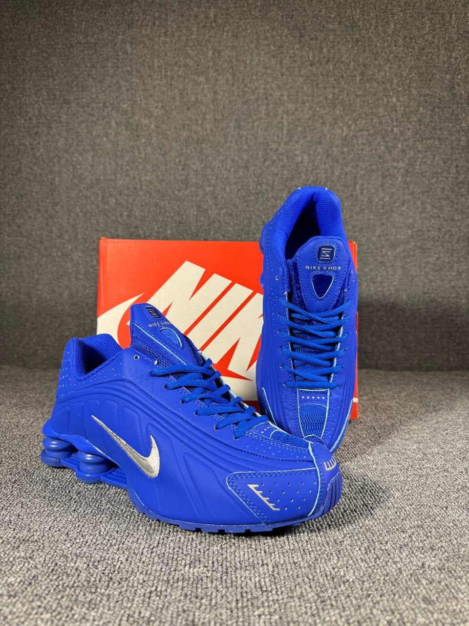 Nike Shox R4