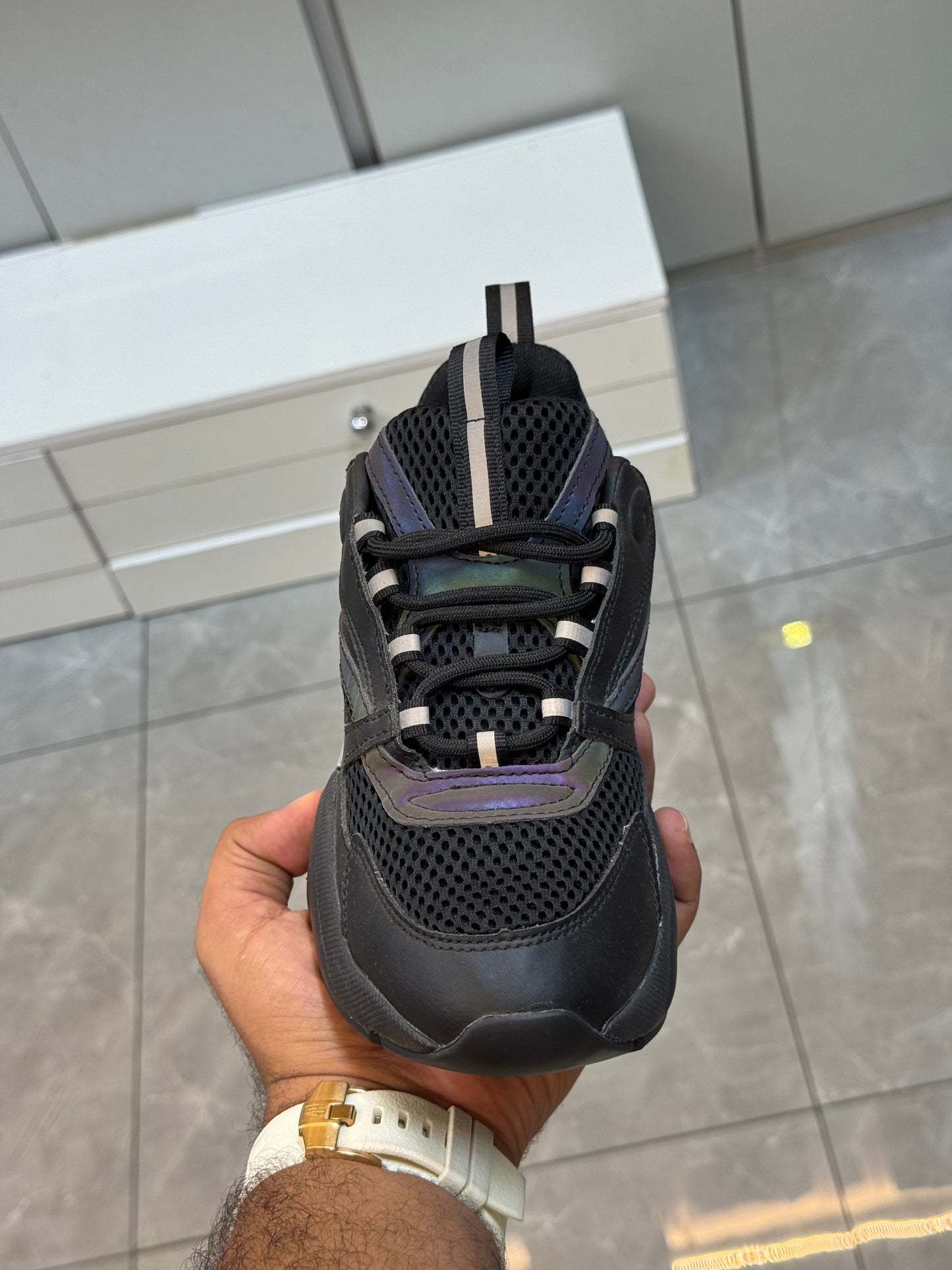 Dior B22