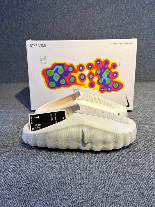Nike Mind 001