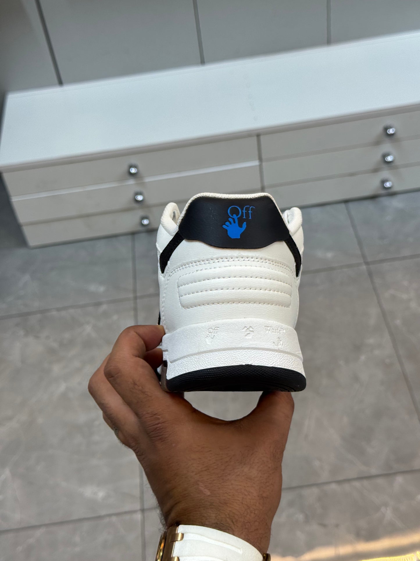 OFF WHITE Out Of Office