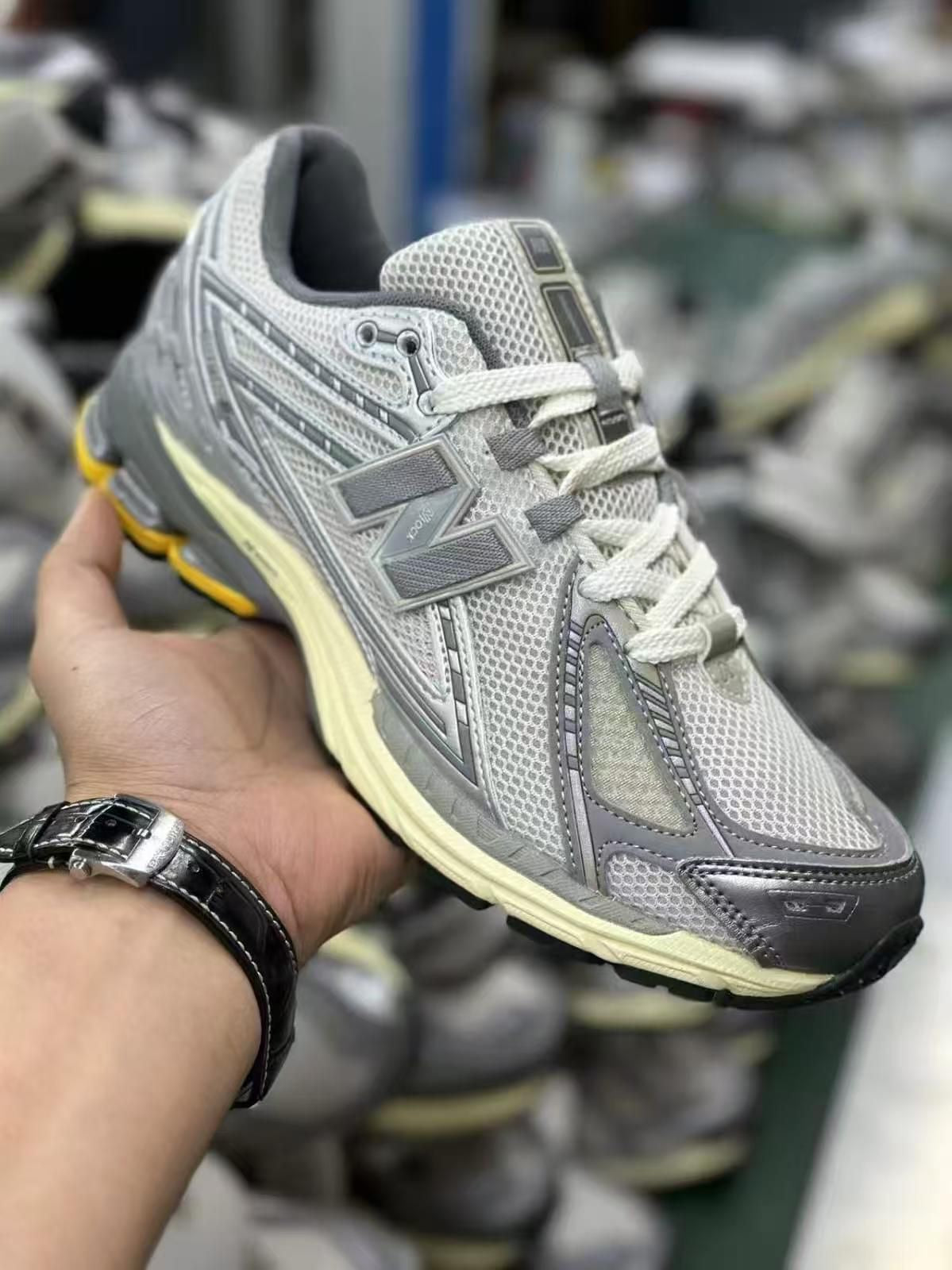 NEW BALANCE 1906