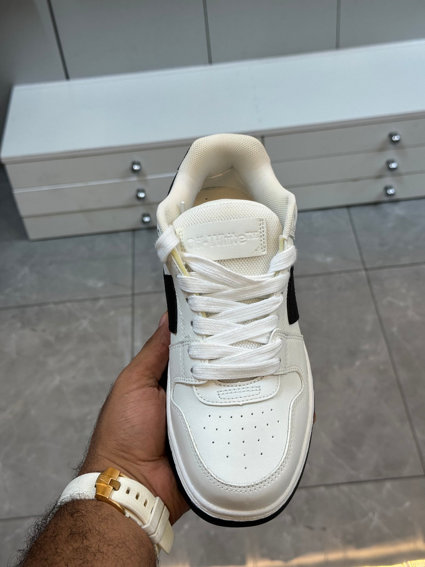 OFF WHITE Out Of Office