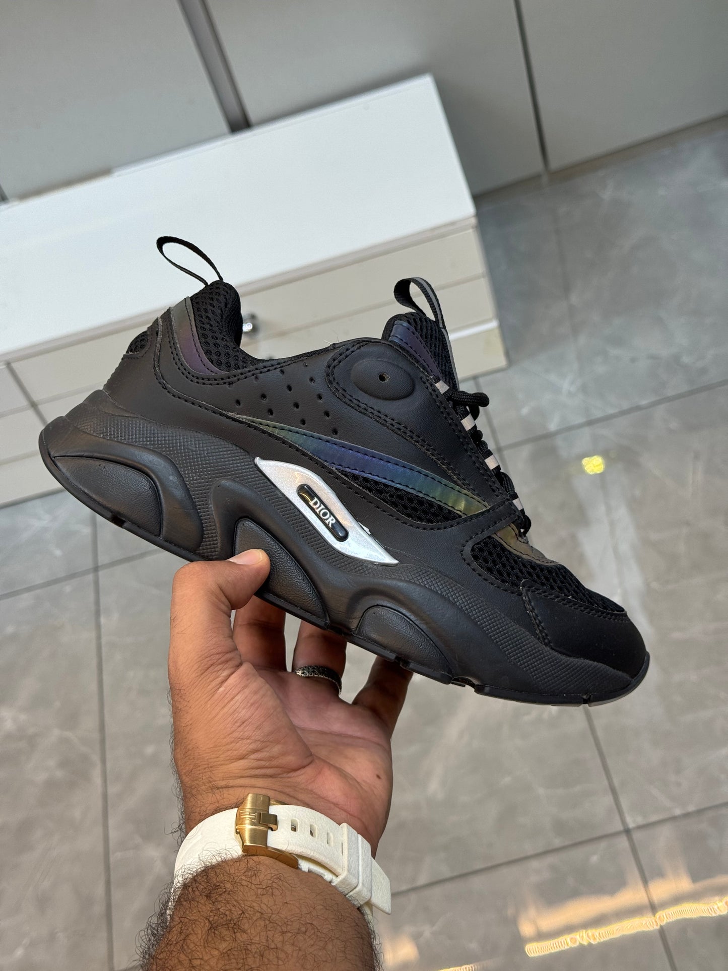 Dior B22