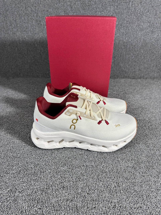 ON Cloud tilt Sneakers