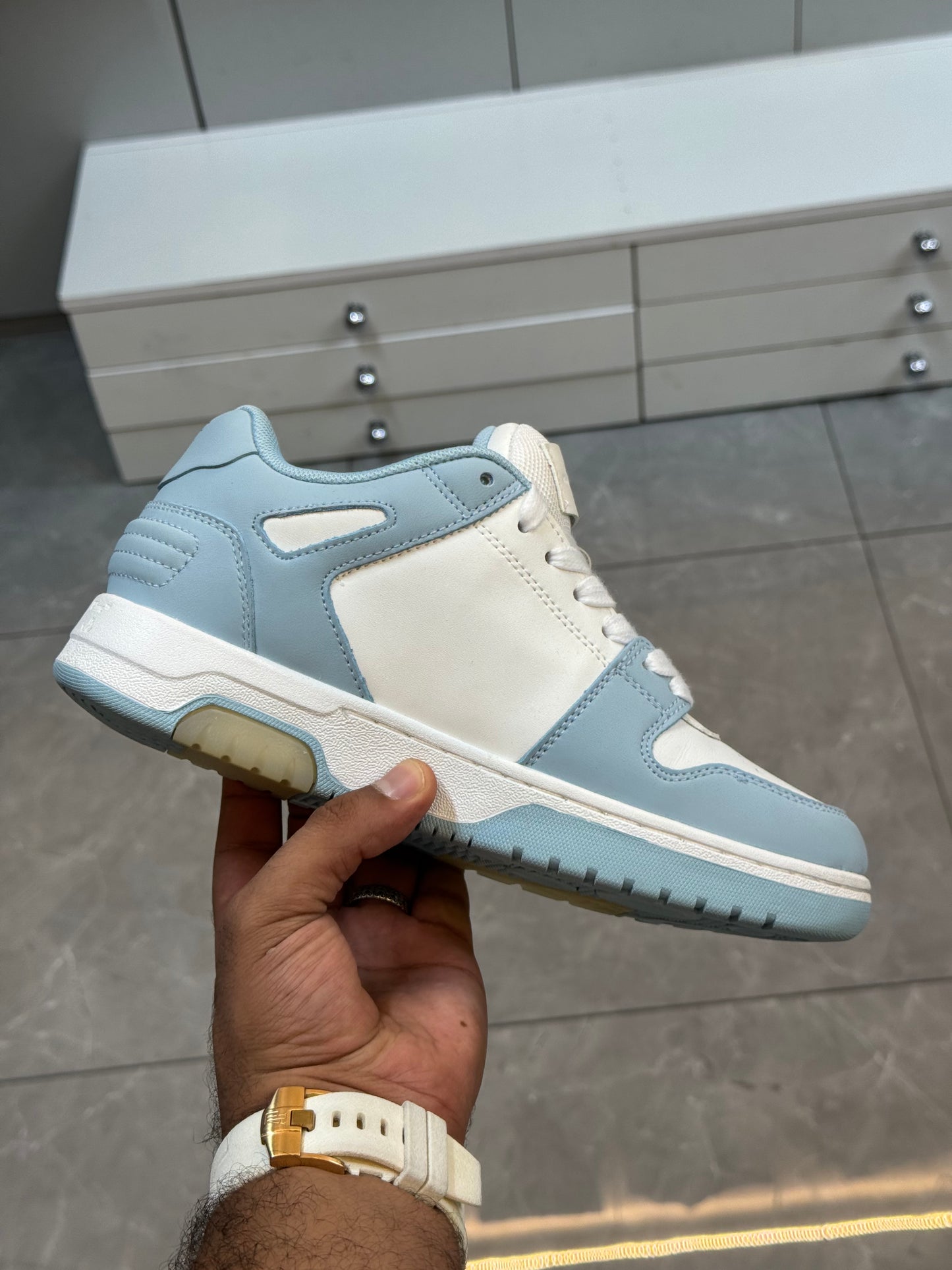 OFF WHITE Out Of Office