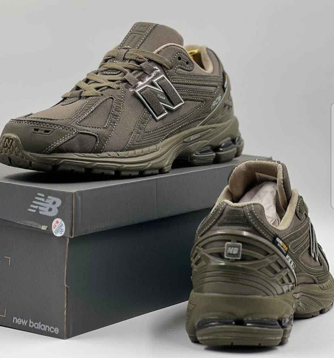 NEW BALANCE 1906 Military Green