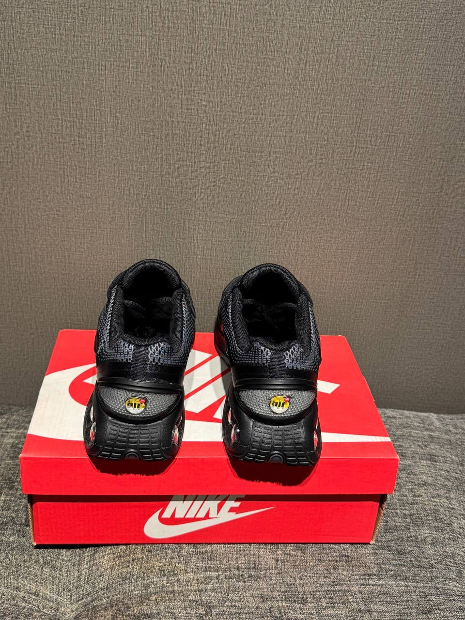 Nike Air Max Dn Black/Metallic Dark