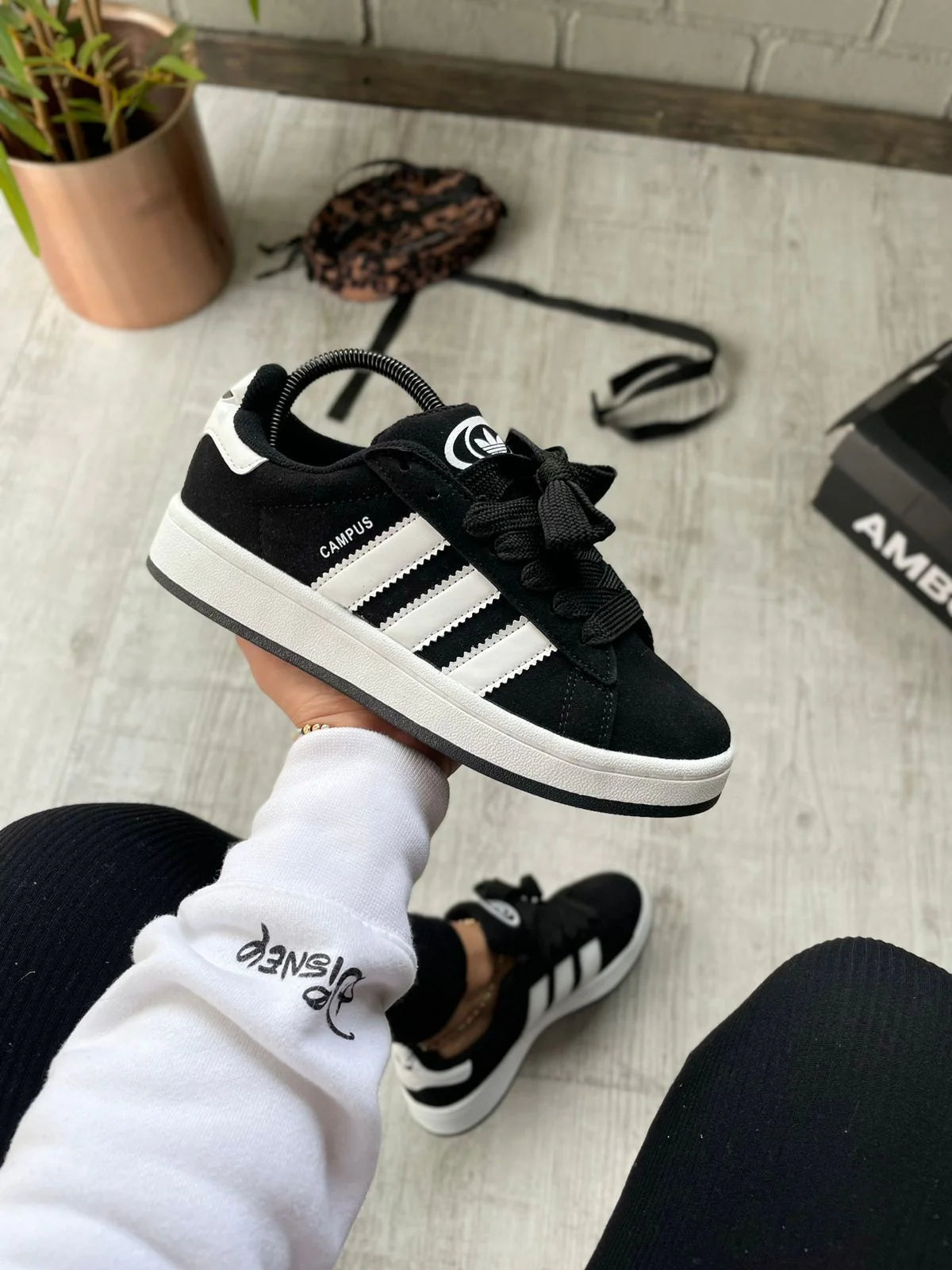 Adidas Campus 00s Balck / White
