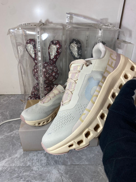 On Cloud Pink White